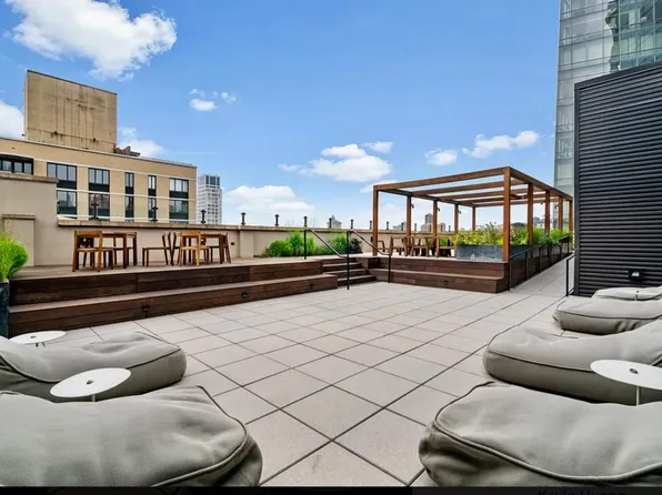 404 Park Avenue South image 11 of 18