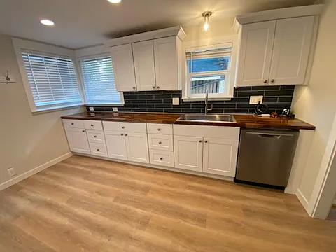 4724 7th Ave NE — Photo 6