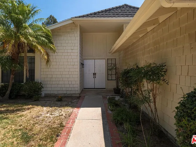 7652 Quimby Ave — Photo 3