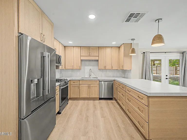 238 W Alice Ave — Photo 14