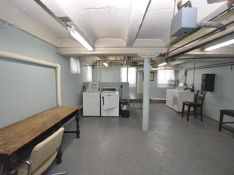 298 Main St #12 — Photo 25