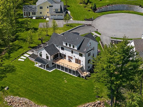 5th image of 15 Spring Hill Farm Rd