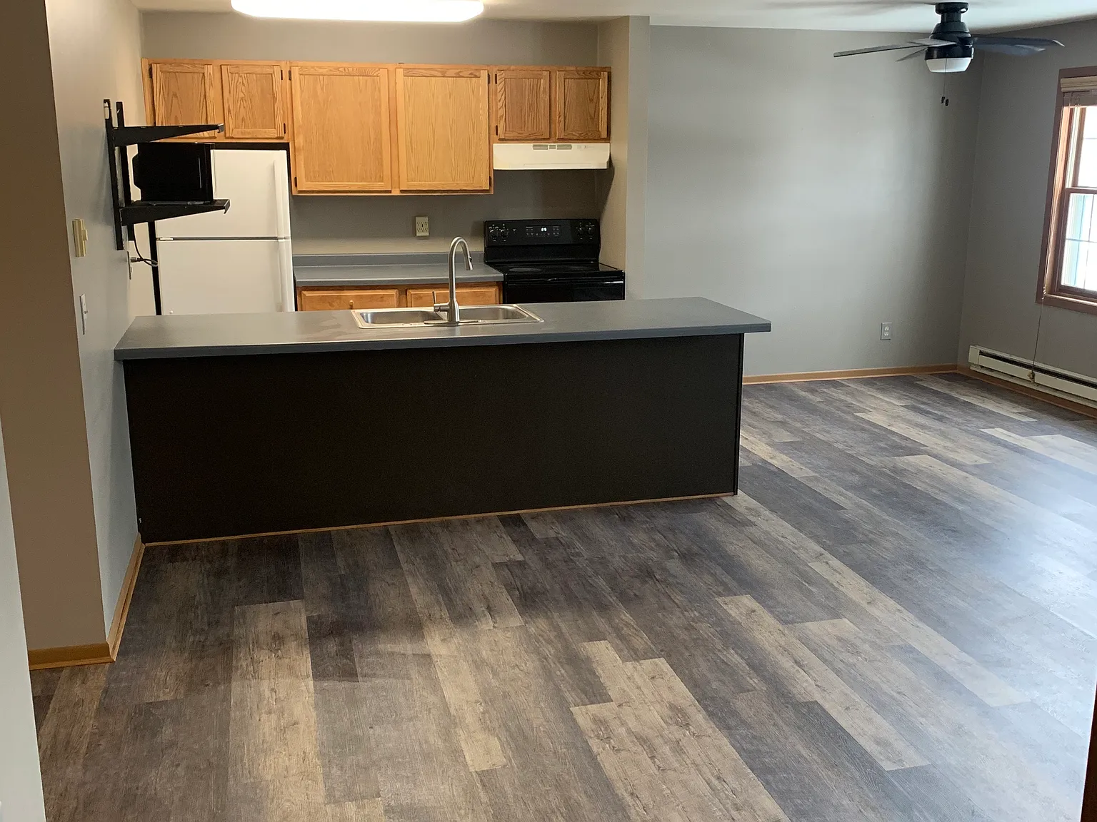 930 Iowa Ave — Photo 1