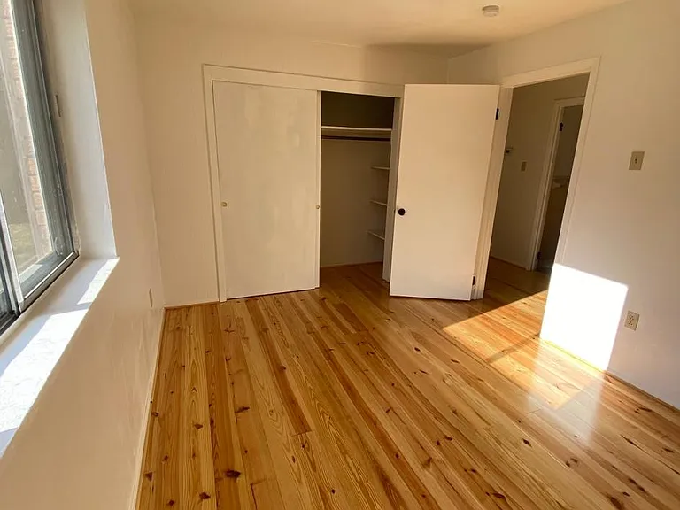 724 Hatcher Cir — Photo 3