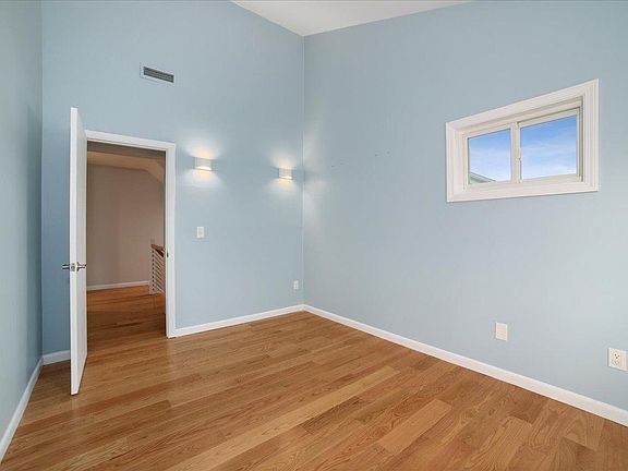 4th image of 92 Limewood Ave Unit A8