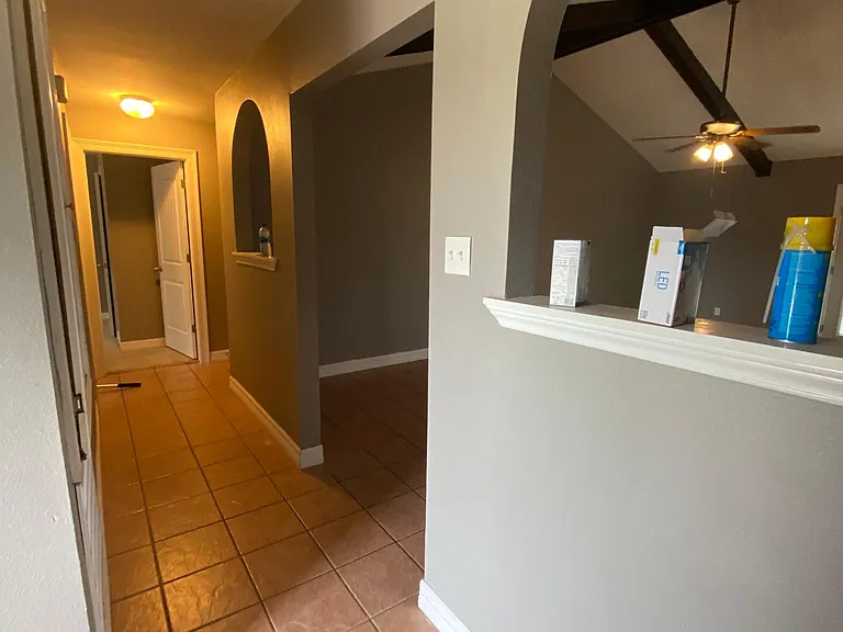 1360 Elsie Ln — Photo 2