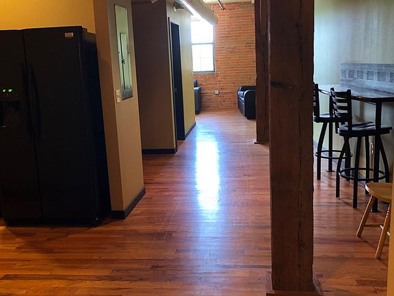 4th image of 317 S Elm St APT 424