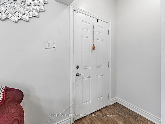 5th image of 160 Bruce St