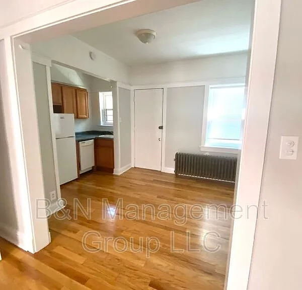 1055 W Dakin St #2 — Photo 6