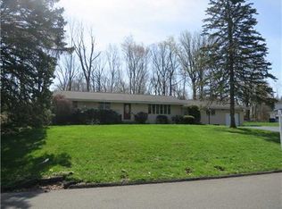 7 Holland Ln, Monsey, NY 10952