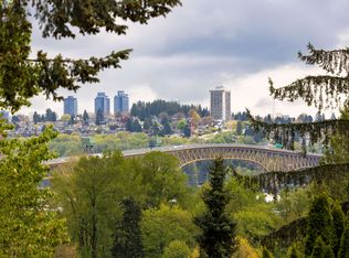 1231 Cloverley St, North Vancouver, BC V7L 1N7