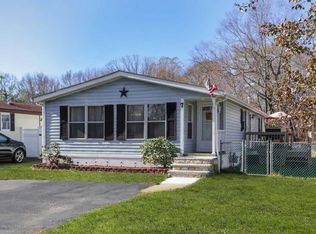 7 Cedar Ct, Manalapan, NJ 07726