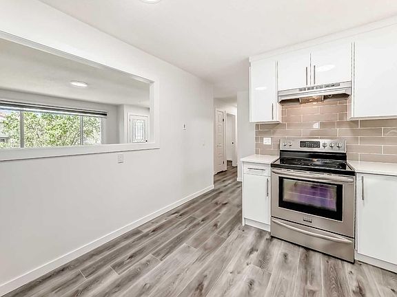 5th image of 3224 Rundlelawn Rd NE