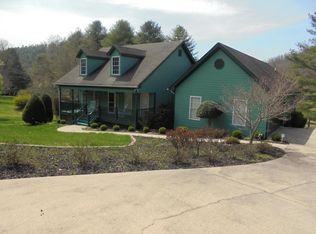 808 Mill Creek Rd, Franklin, NC 28734