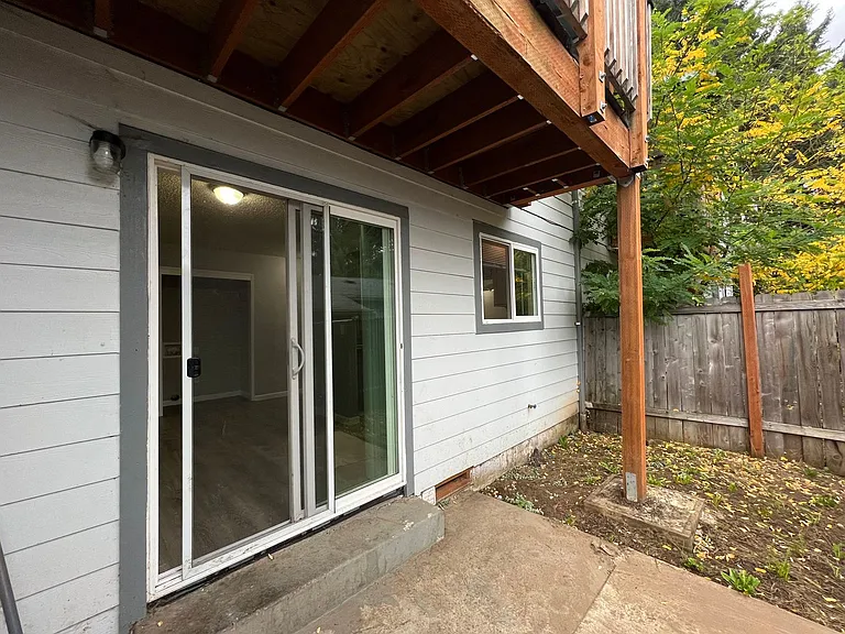 Briar Rose Apartments — Photo 46
