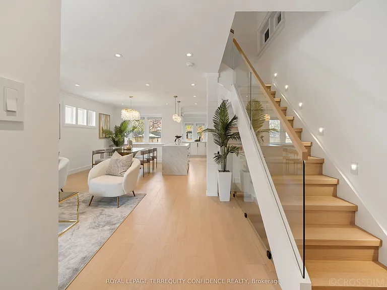 68 Cranbrooke Ave — Photo 2