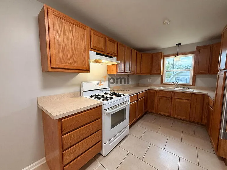 99-105 McAlpin St #105 MCALPIN ST — Photo 6