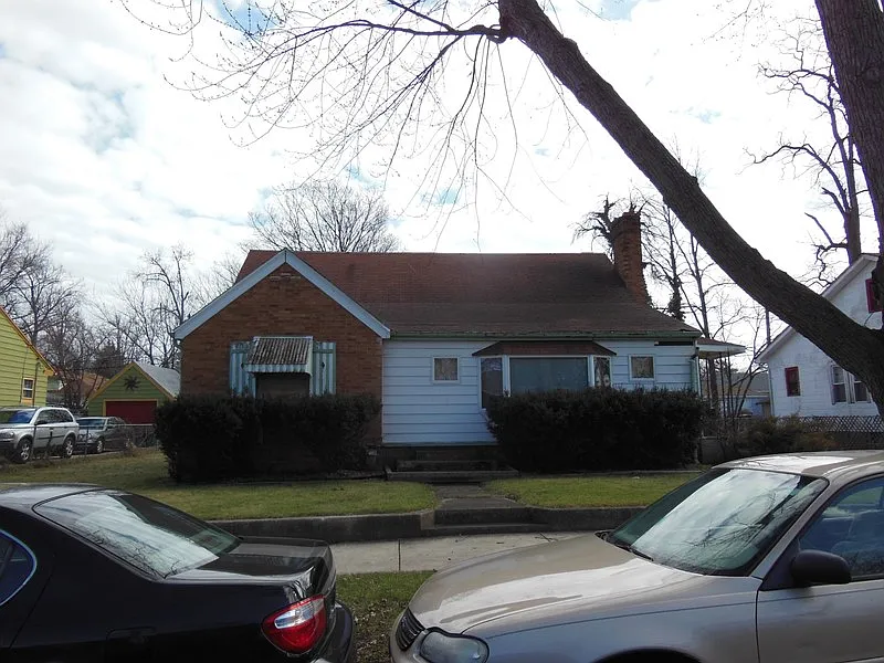 215 N Calumet Ave photo 1