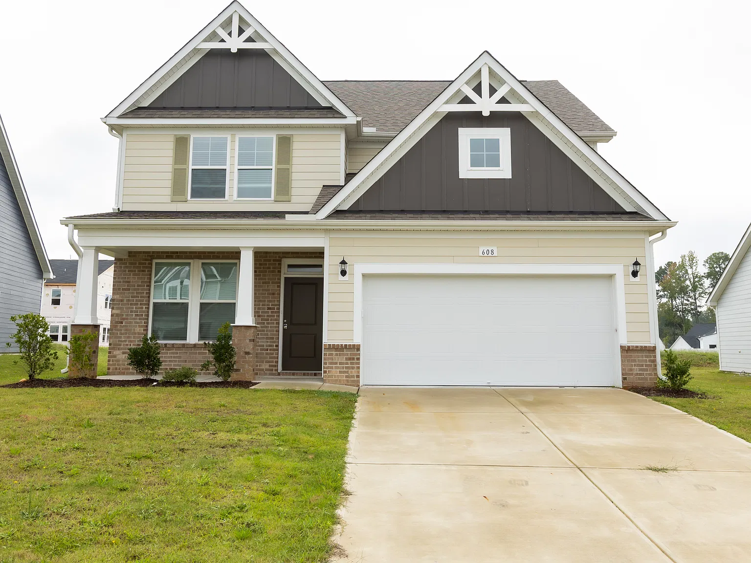 4 bed, 2.5 bath, 2450 sqft, $2,175 — Photo 1