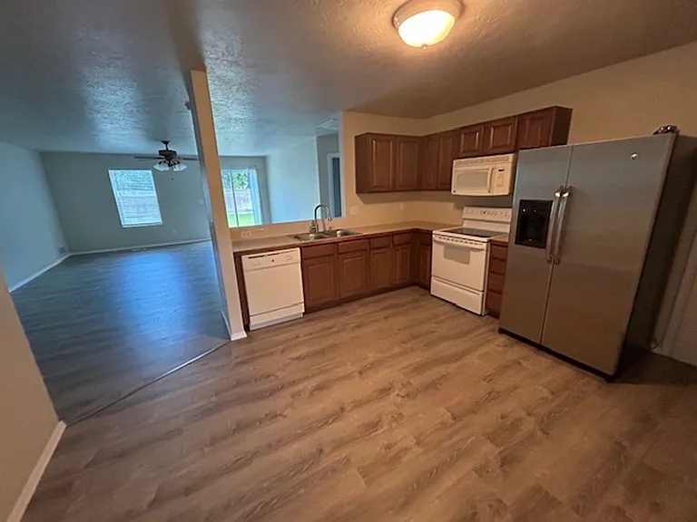 121 E Havasupai St — Photo 3
