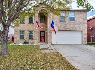 929 Mosaic Dr, Fort Worth, TX 76179