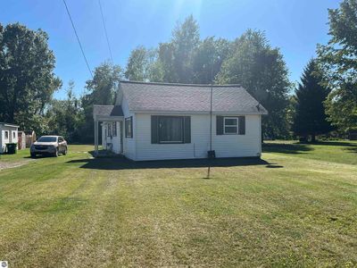 2096 E Coggins Rd, Pinconning, MI, 48650