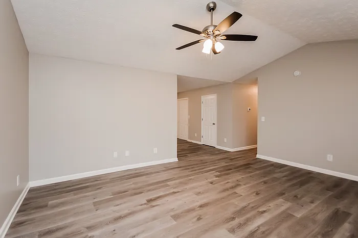 145 Hunters Ridge Dr — Photo 3