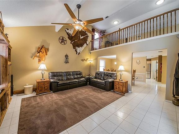 2nd image of 6226 Vista Wood Dr
