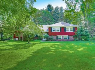 122 Spook Rock Rd, Suffern, NY 10901