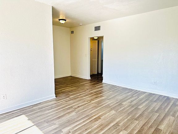 3rd image of 1951 NE 167th St APT 16