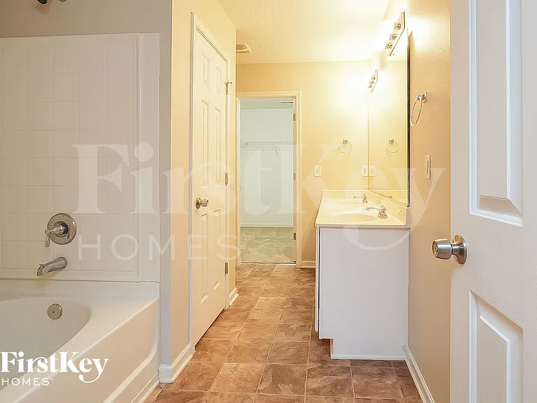 5701 Yachtsman Ct — Photo 11