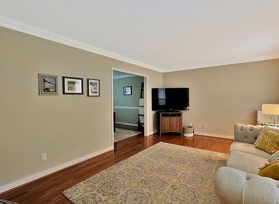 4th image of 6909 W Grace St