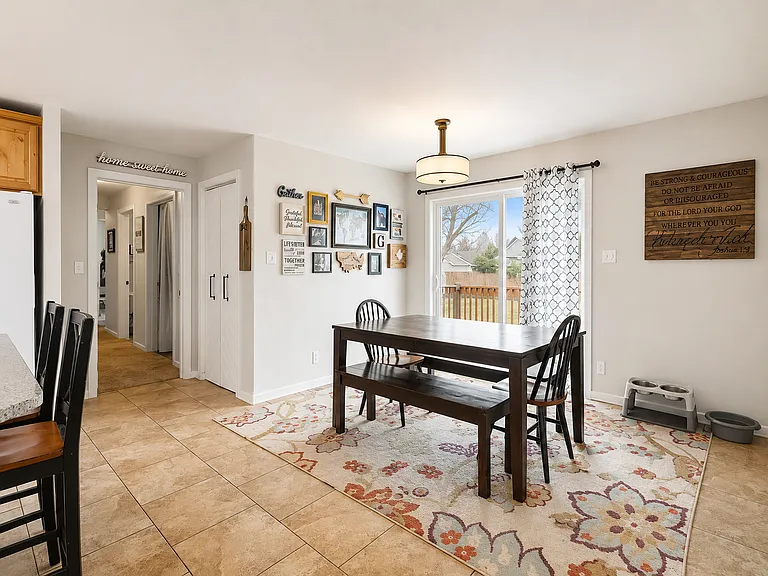 722 Lambrecht Ln — Photo 8