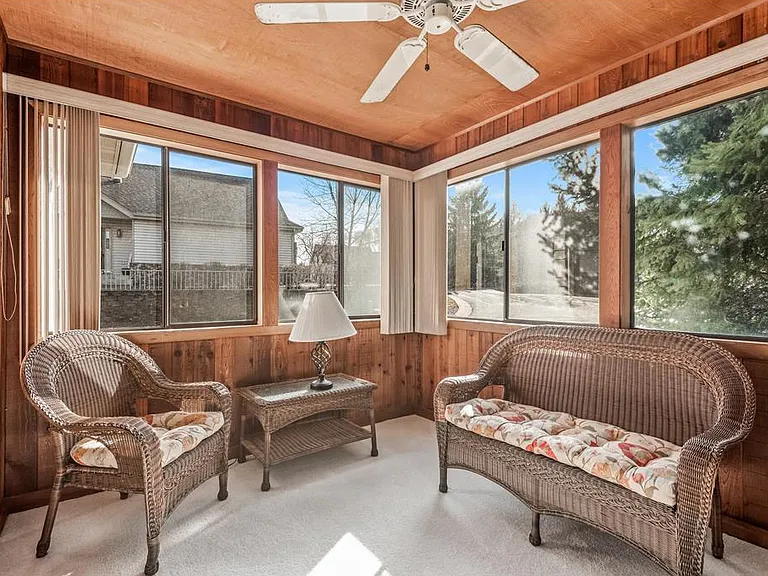 13504 Parkwood Dr — Photo 15