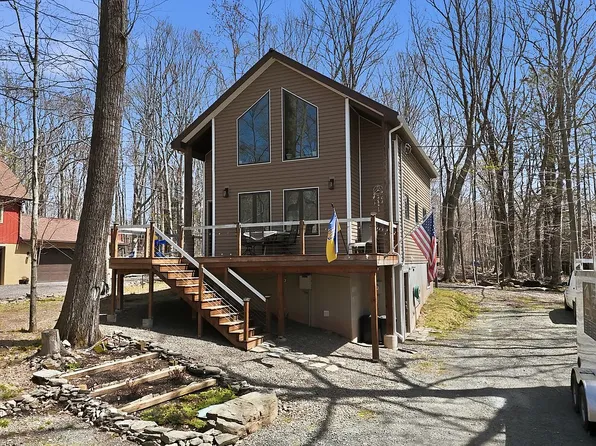 1053 Boathouse Rd, Lakeville, PA 18438