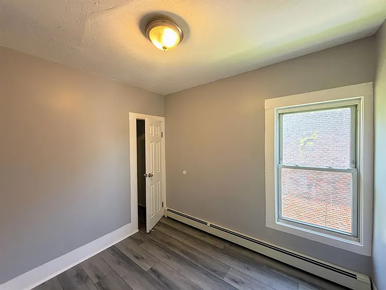 30 Loring St — Photo 7