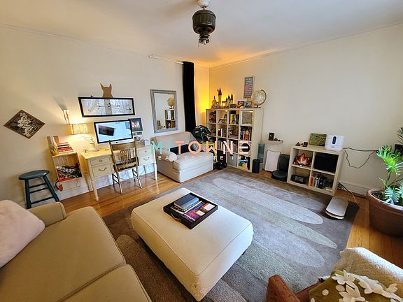 2nd image of 4800 N Hermitage Ave #1F