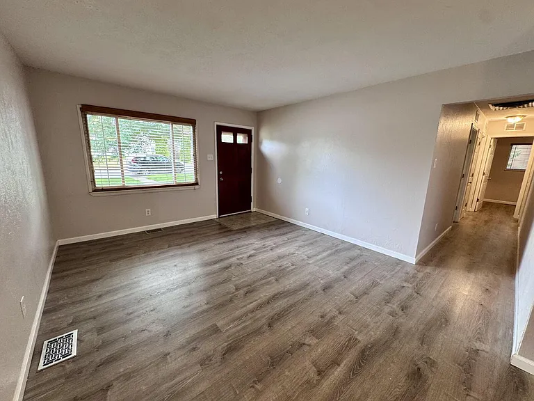 3031 S Flamingo Way — Photo 4