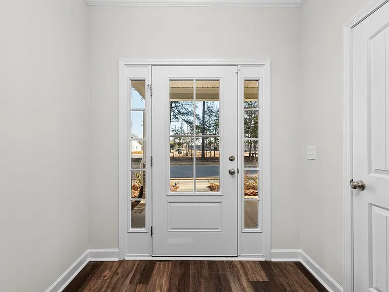3009 Stanhope Dr — Photo 2