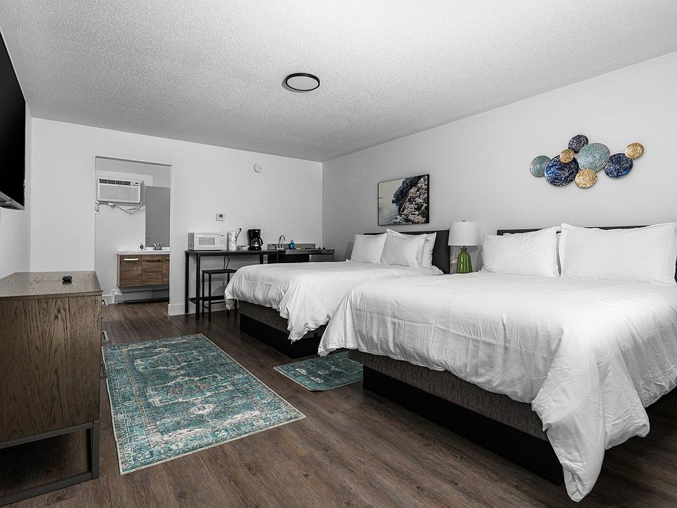 1st image of 121 Munson Ave #10