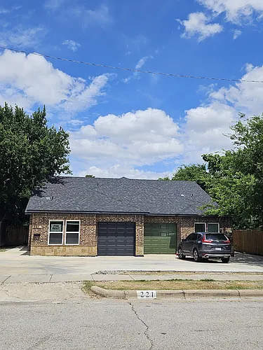 221 San Angelo St #A Photo 1