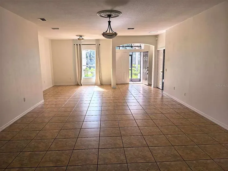 3520 Shorewood Dr — Photo 6