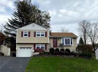 4 Valley View Ter, Suffern, NY 10901
