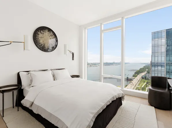 30 Riverside Boulevard image 7 of 11