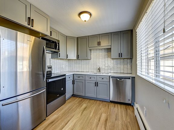 3rd image of 1302 Milwaukee St #11