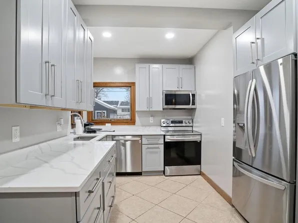 1201 6th St E, Saint Paul, MN 55106