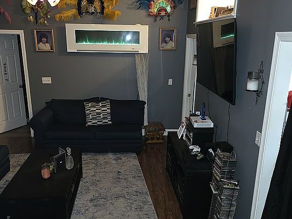 4th image of 89 Auburn St