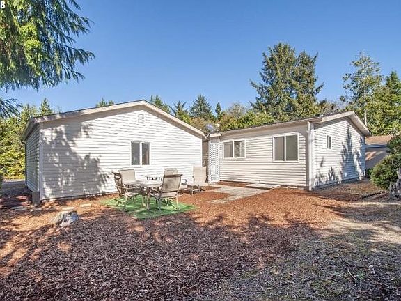 4th image of 15 Seagrove Pl #L