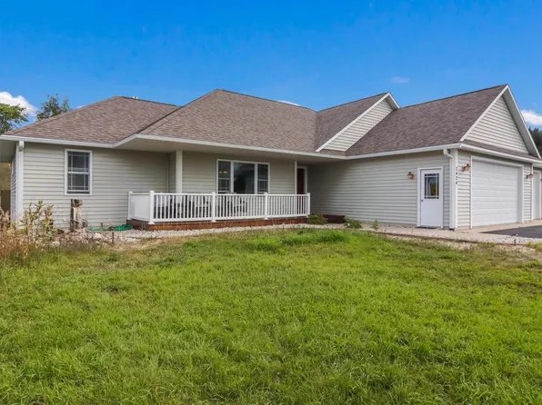 2424 Tyler Hills Dr, Traverse City, MI 49685