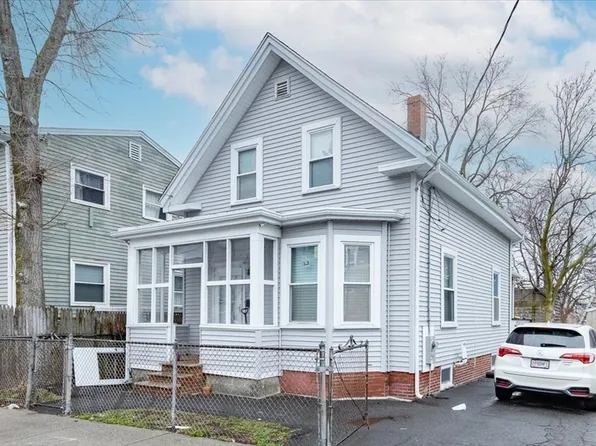 10 High Rock St, Lynn, MA 01902